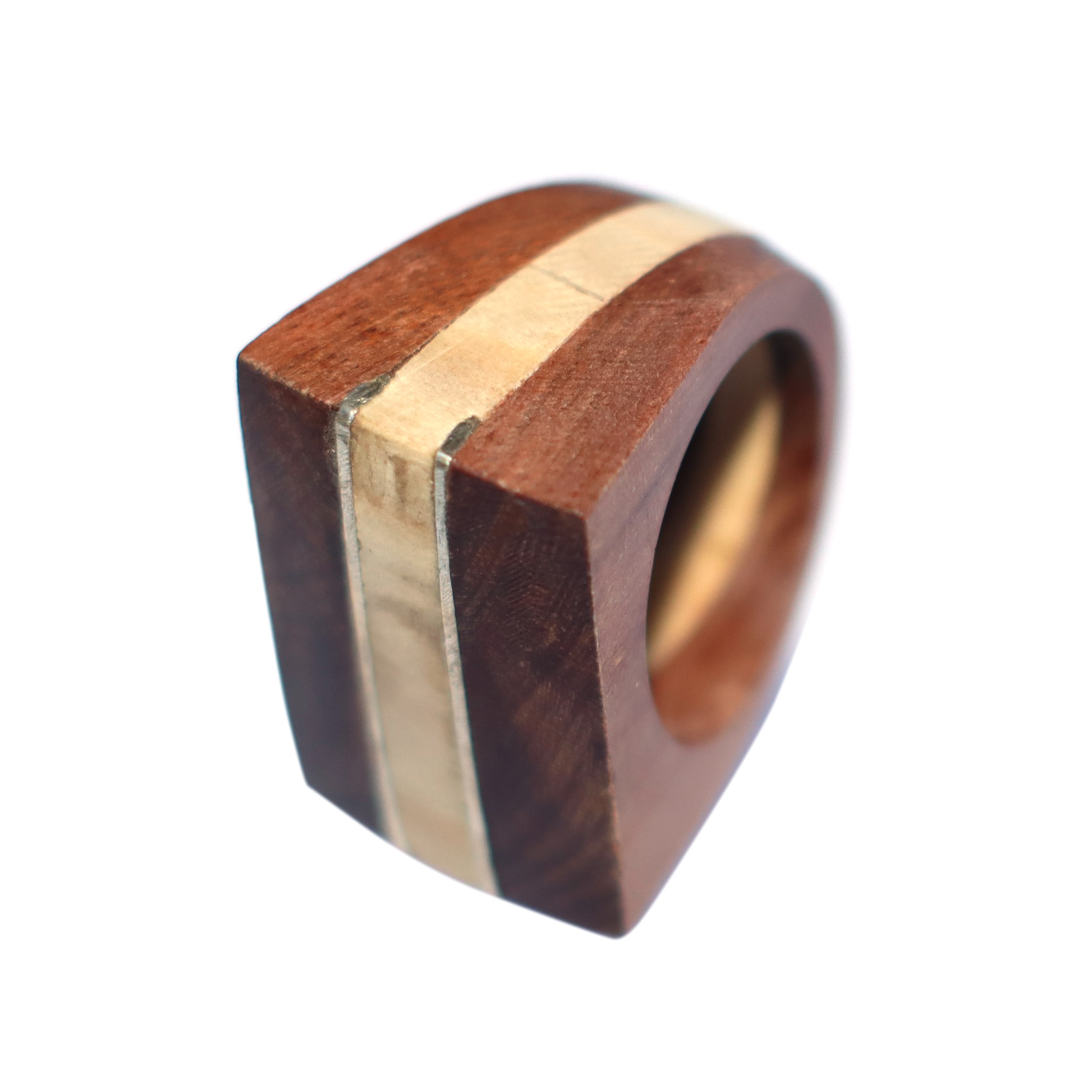Anillo de luma, laurel e hilos de plata