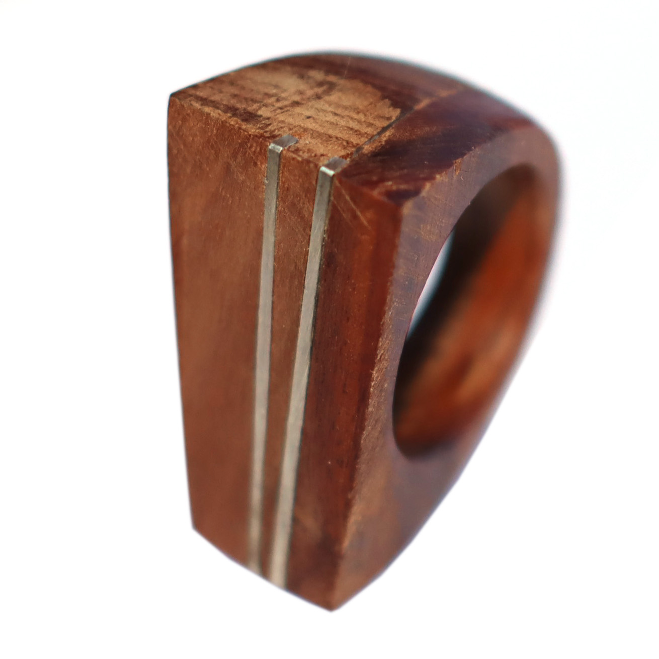 Anillo de coihue y plata 950