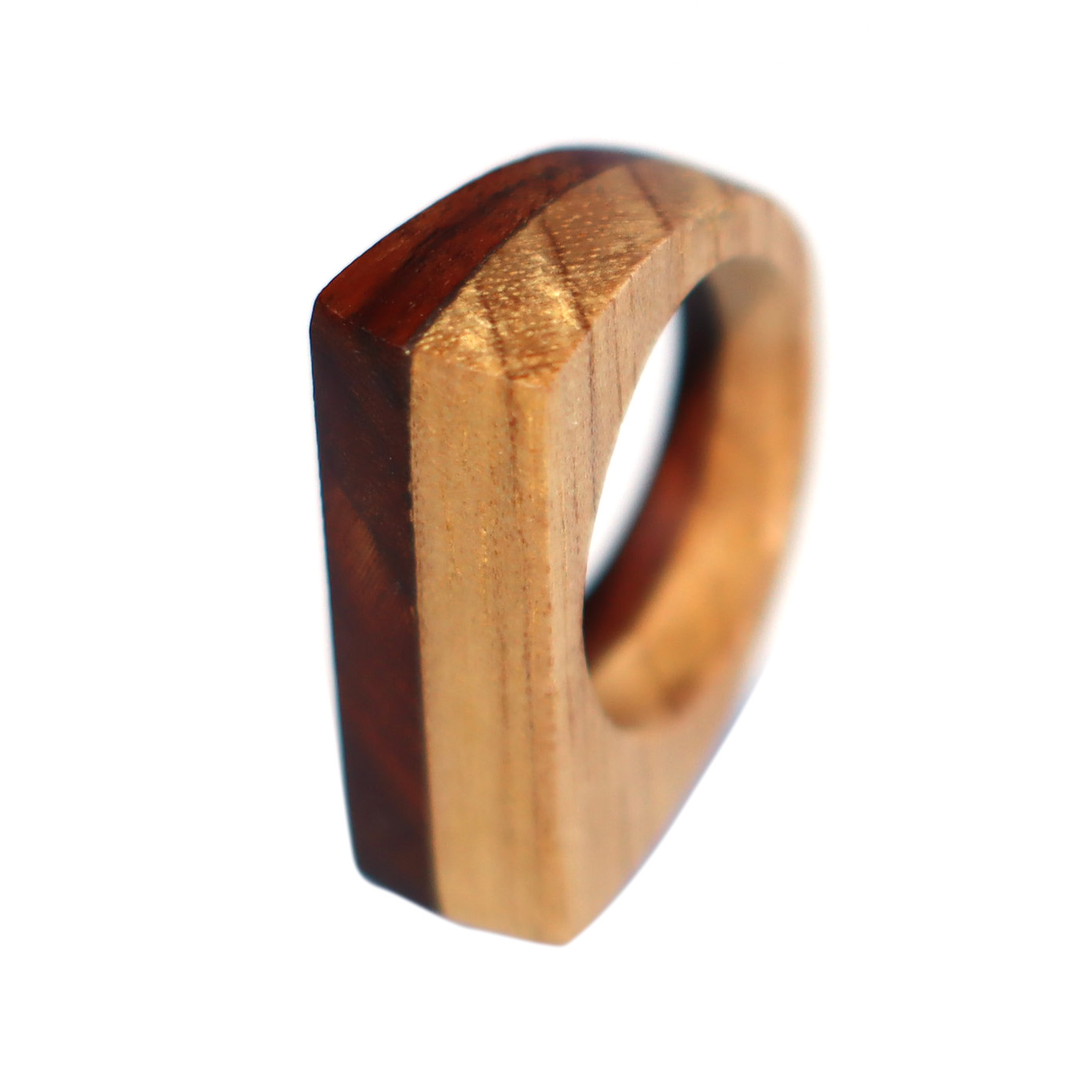 Anillo de luma y laurel